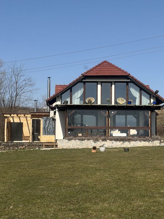 Casa si teren de vanzare Raiul Cailor