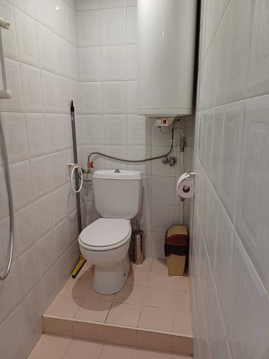 Дава се под наем Тристаен апартамент в Плевен, 9-ти квартал - 95 кв.м за 408 € - Снимка #15