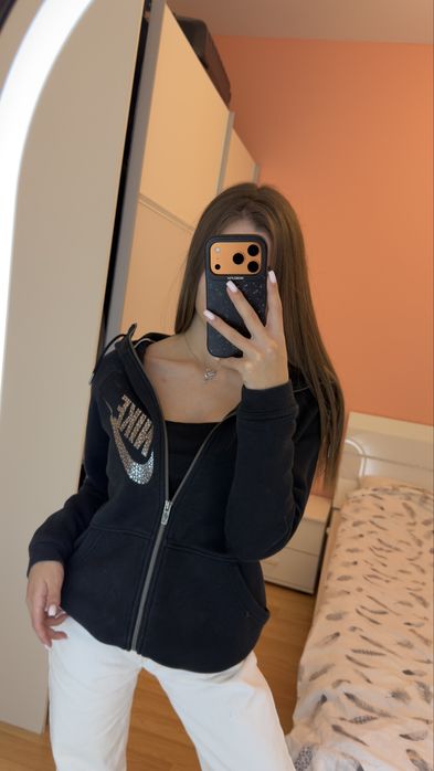 Тениски и суитшър  на nike