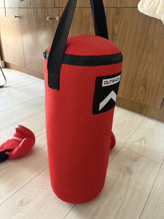 Детска боксова круша с две ръкавици