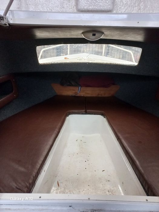 Vând barcă complet echipata