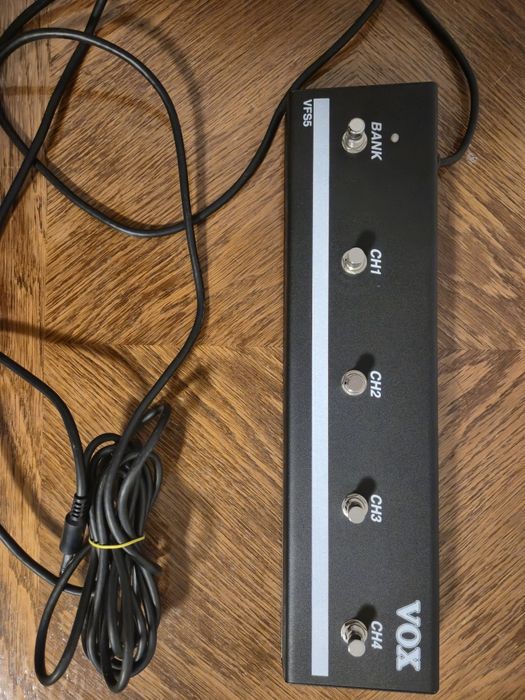 Set de chitara squier stratocaster affinity ow și amp vox cambridge 50