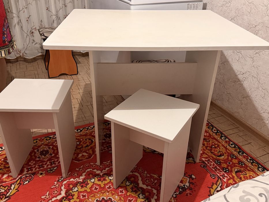 продам кухонный стол