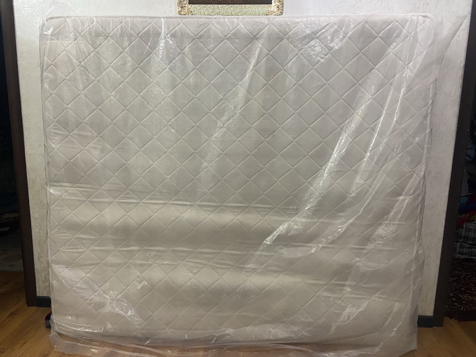 Продается б/у матрас . В хорошем состоянии