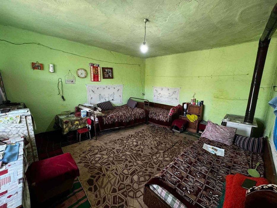 Продава се едноетажна къща