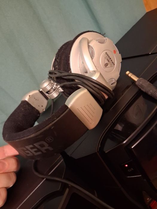 Casti de DJ:  Behringer hpx 2000  , over-ear , inalta dinamica sonora