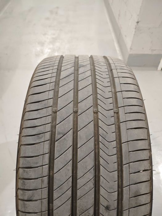 KUMHO 255/35/19 Dot 2024