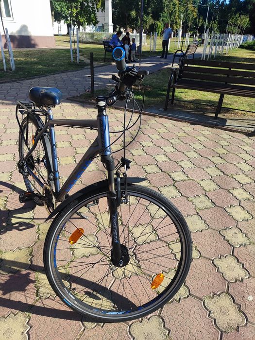 Bună ziua aș vrea să vând bicicleta asta a costat 800 RON și îl vând la 600 Lei detalii la numărul de telefon afișat 0774334510 se aduce la voi acasă