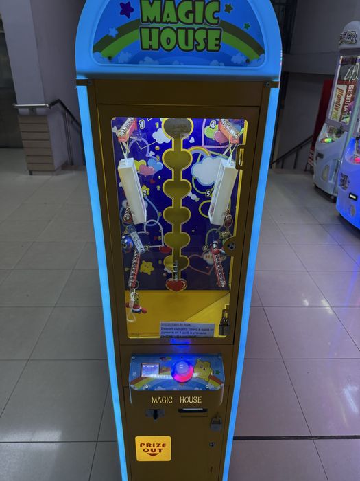 Продавам кран машина с награди magic box