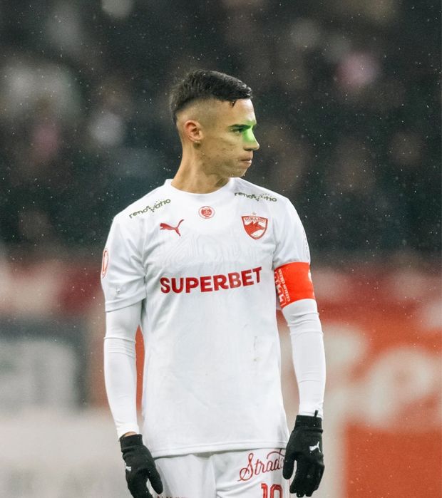 Echipament oficial de meci Puma Cătălin Cîrjan FC Dinamo București marimea M/L