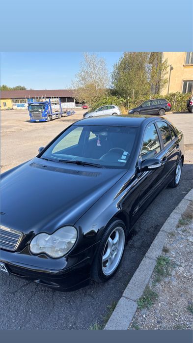 Продавам мерцедес w203
