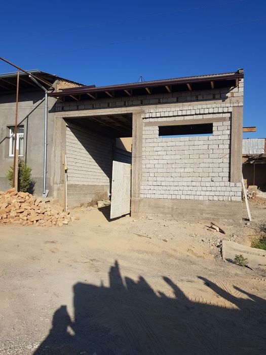 Nazarbek textilda ikki qavatli uchastka sotiladi