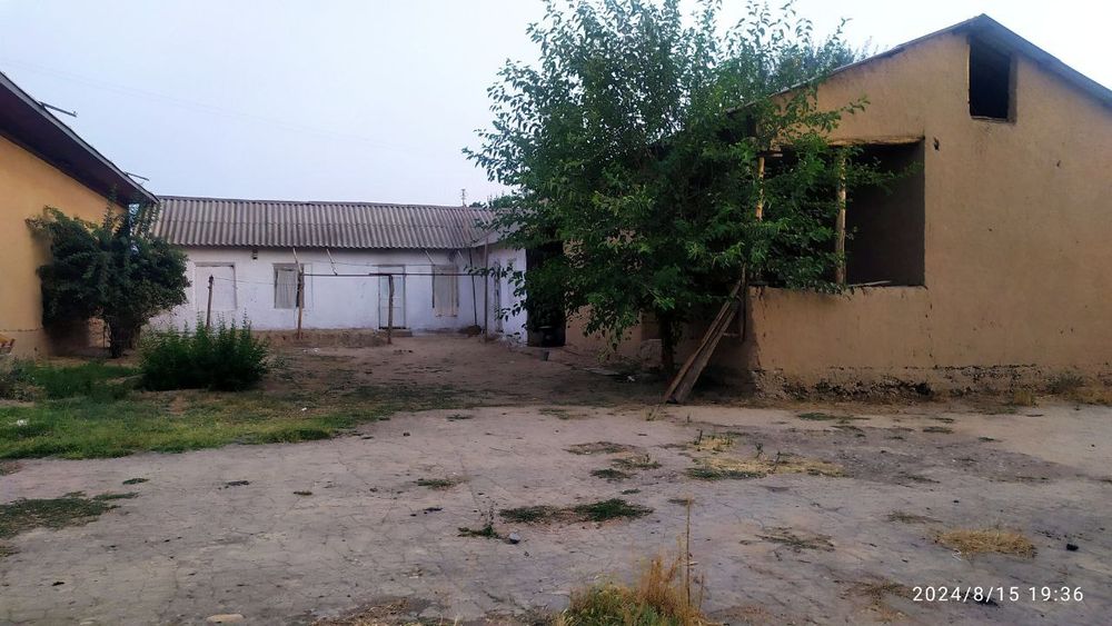 Uy sotiladi 32 sotik