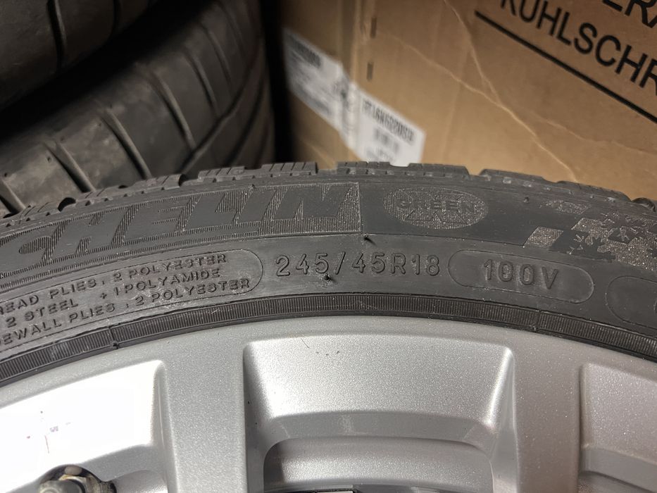 245/45/18 4броя зимни гуми Мишелин Алпин Дот 2323 99% нови