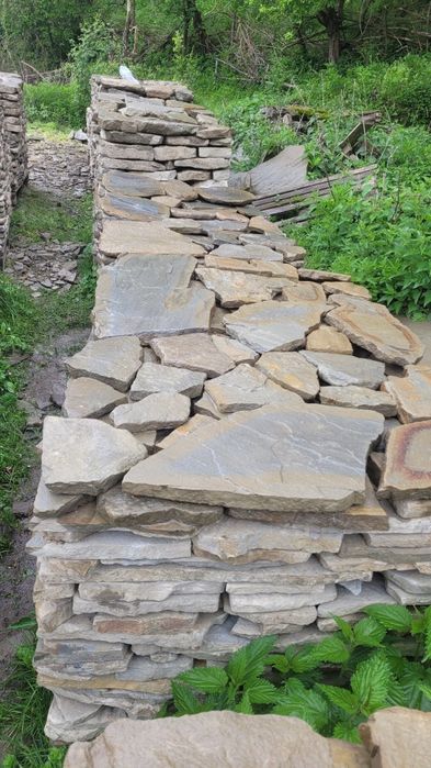 Piatră pavat,placat,zidit