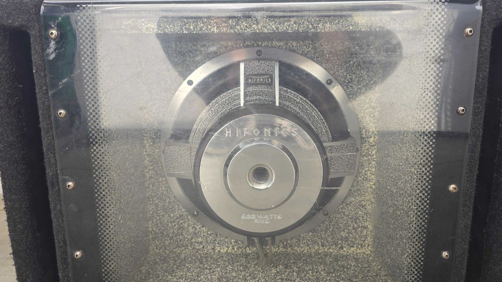 Каса Hifonics и усилвател Helix DarkBlue4