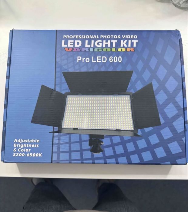 Продаю видео свет pro LED 600