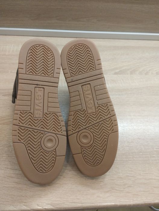 Маратонки levis 41