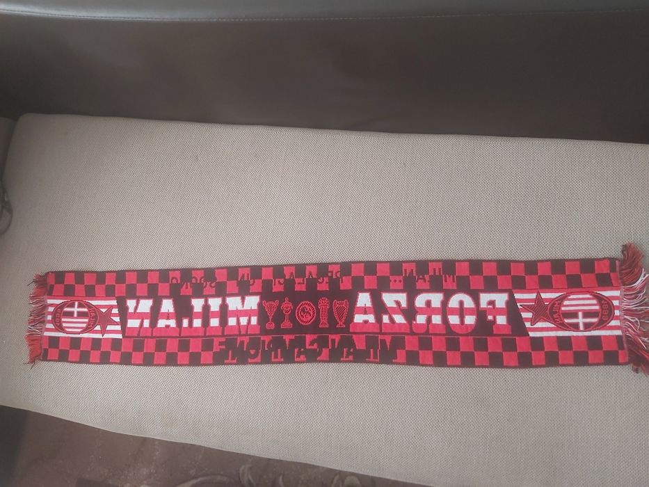 Футболни различни шалаве