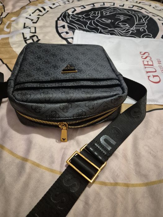 Guess мъжка чанта през рамото