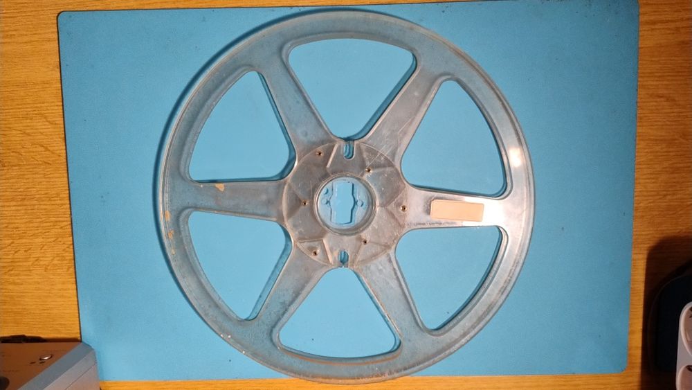 Role goale de magnetofon cu prindere AEG