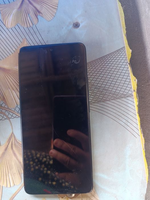 Redmi 13  karopka bor