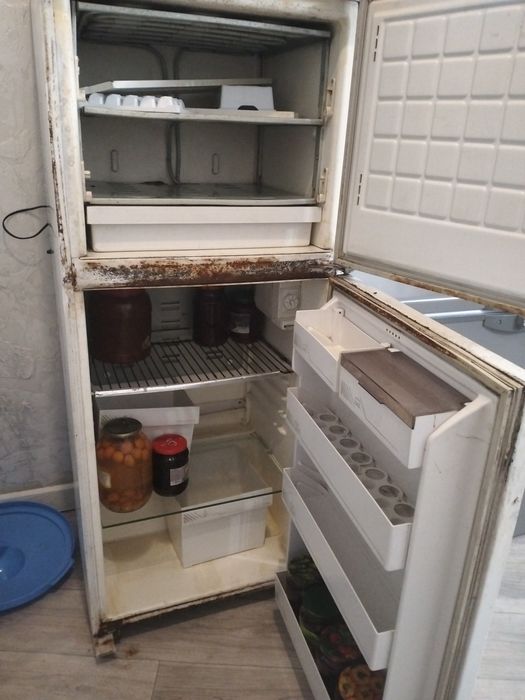 Продам холодильник