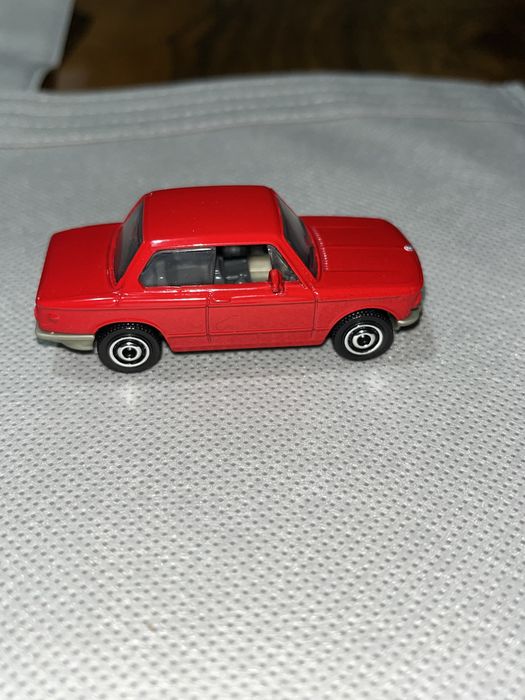 Машинки фирмы hot wheels и matchbox