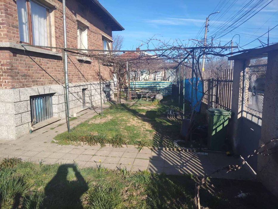 Продава се Къща в Казанлък - 100 кв.м за 730 €/кв.м - Снимка #2