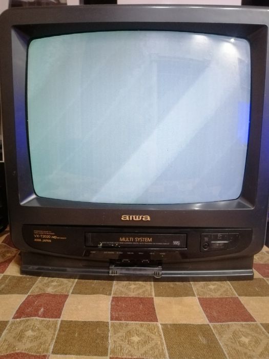 Телевизор с видеомагнитофоном