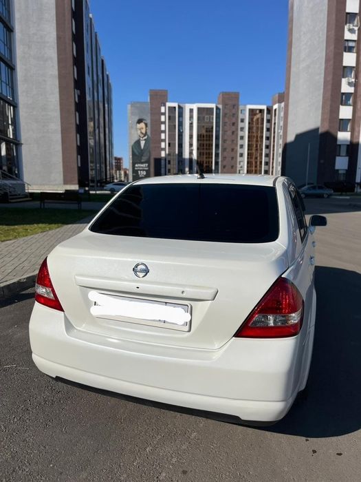 Продам nissan Tiida