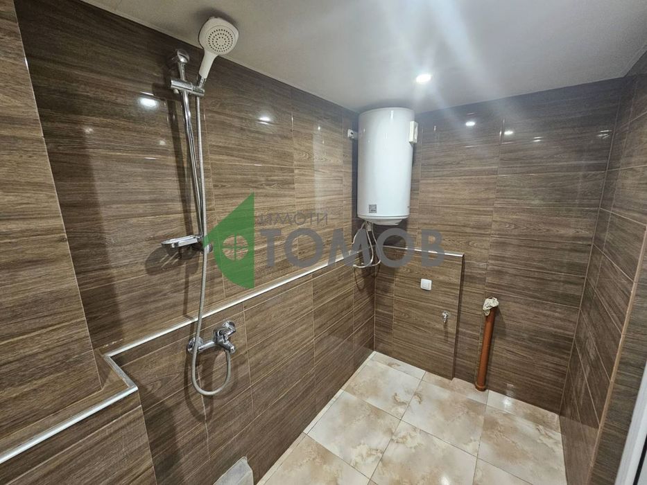 Гараж пригоден за живеене в кв. Била 1