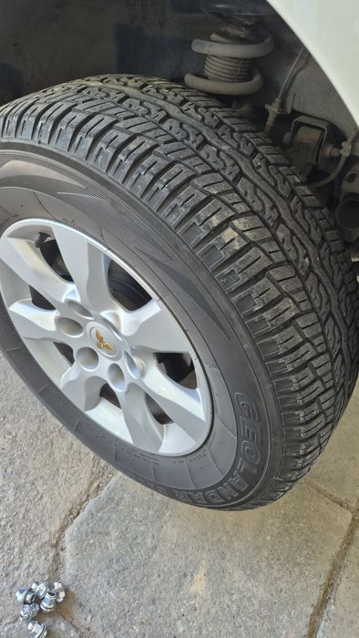 Шины yokohama  265 65 r17