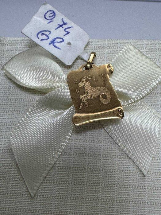 pandantiv aur 14k StarAmanet (EFN)