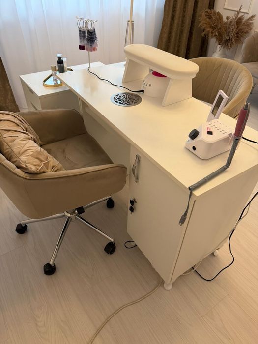Vand masa de manichiura Turbo Nails System cu aspirator incorporat