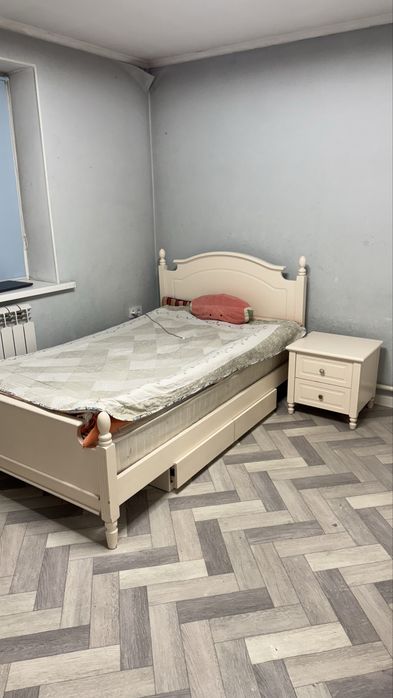 ПРОДАЁТСЯ: комплект качественной мебели для спальни