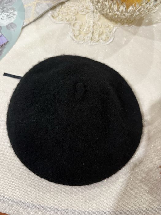 Береты для девочки 3-6 лет . В идеальном состоянии .