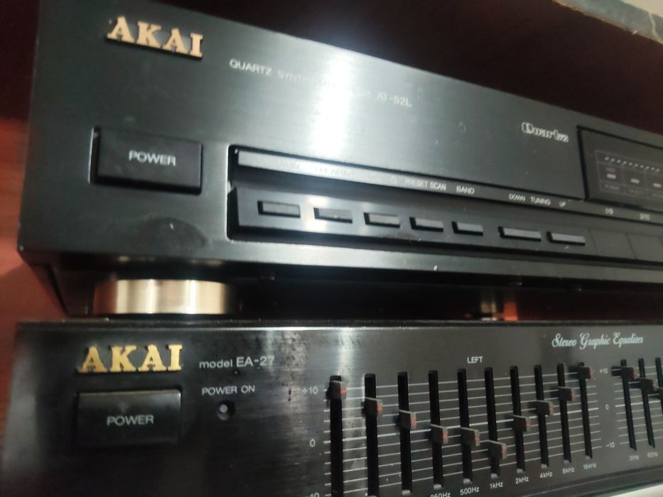 Vând eq Akai  ea27 + tuner At 52 L