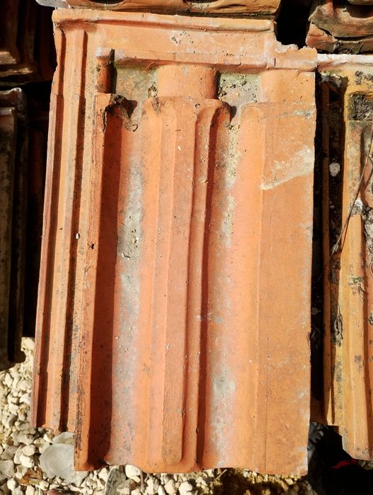 Продавам около 700 броя керемиди цена 0.20 за брой