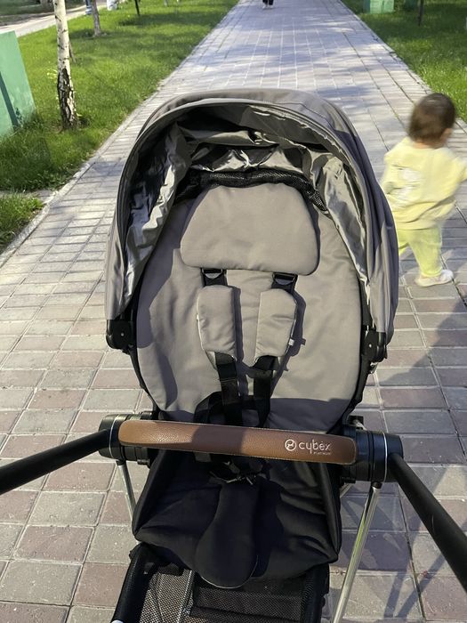 Коляска Cybex mios с двумя чехлами