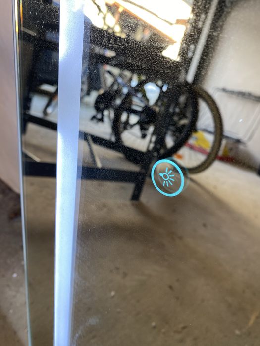 LED огледало  с размери 60/80см