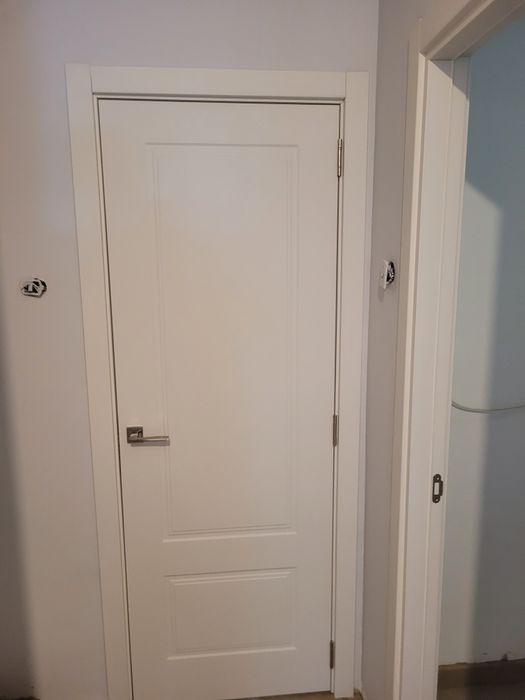 Usai complete cu toc cu pervaze pe ambele părți
