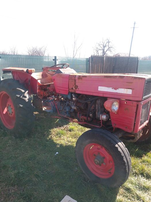 Vând tractor Fiat 445