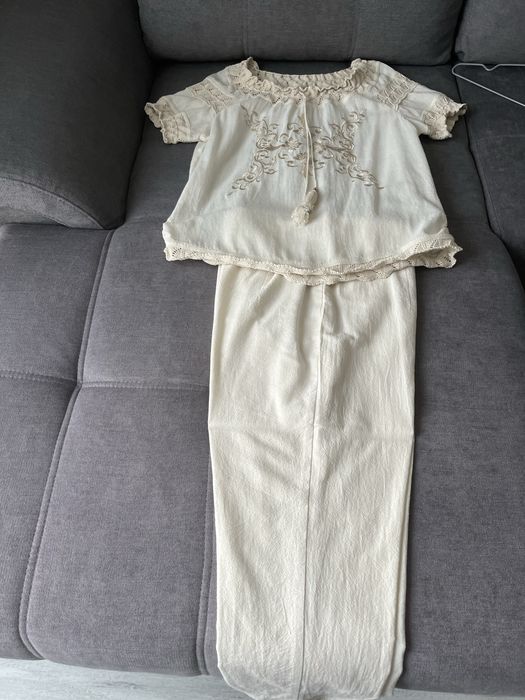 Compleu din in cu broderie