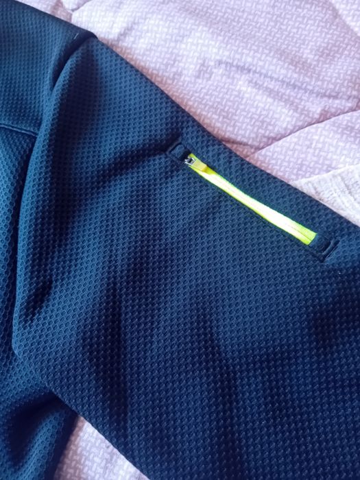 Jachetă sport Under Armour – Mărime L – Stare impecabilă