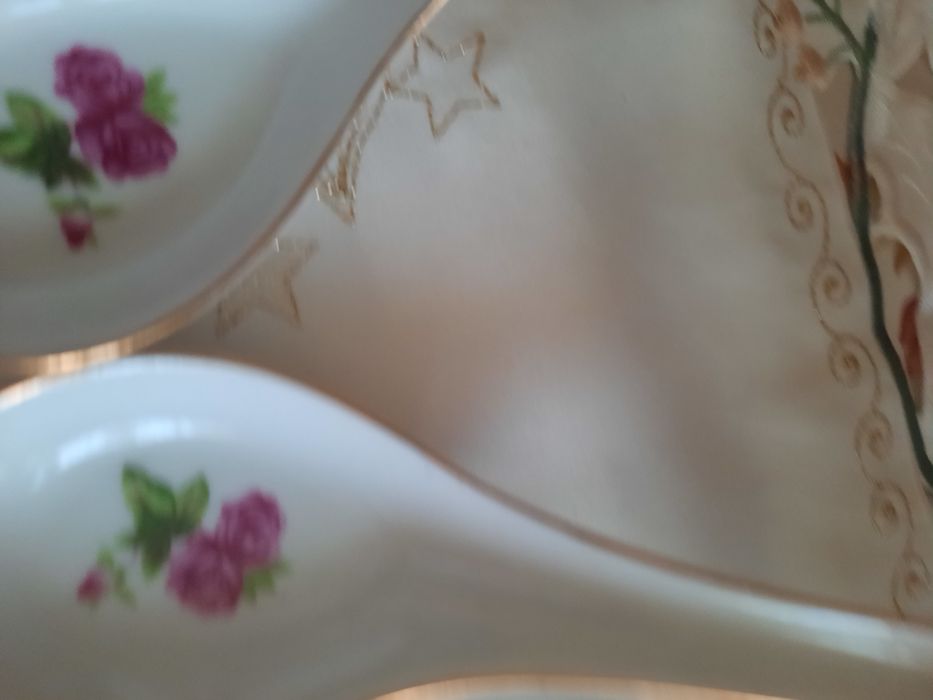 Set 3 linguri delicate din porțelan