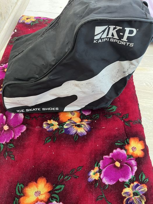 Продаю коньки 40-размер