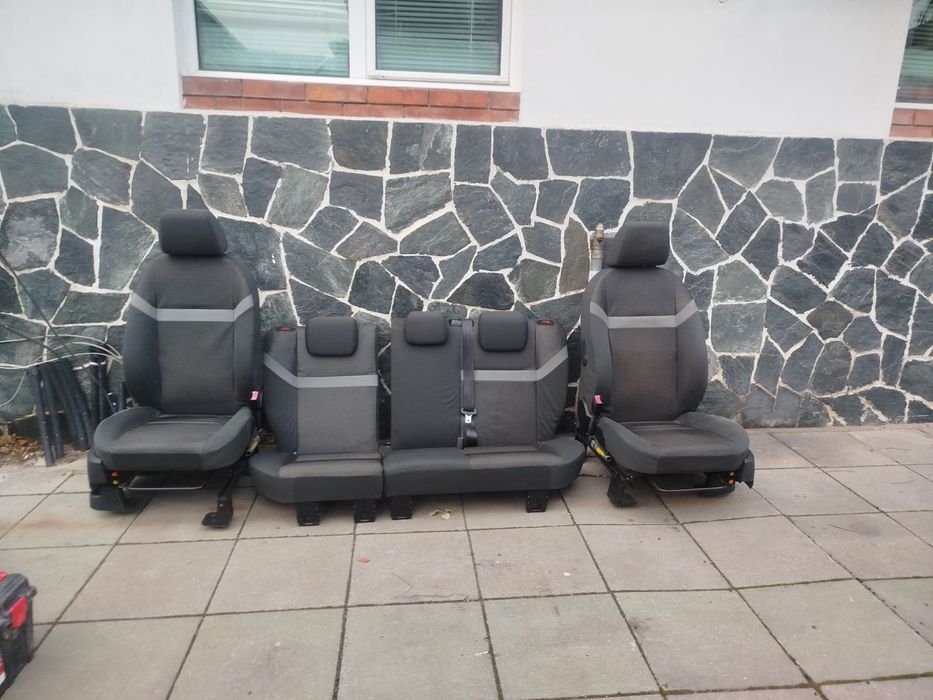 Салон за Форд Куга