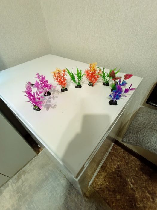 Растения искусственные , высота 12 см.