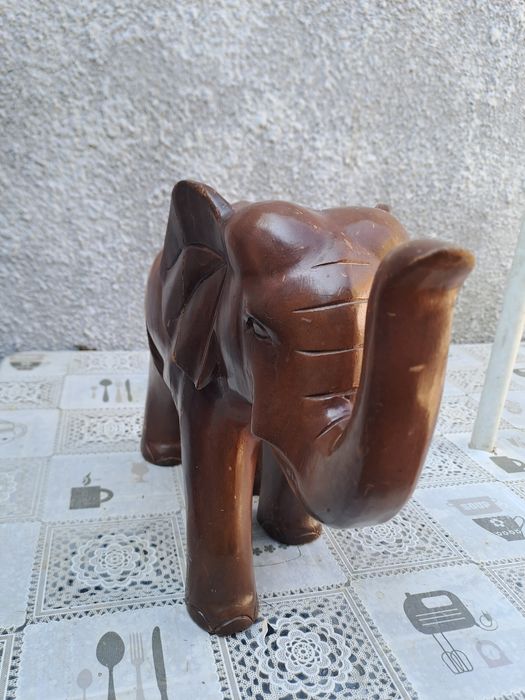 Дървен слон сувенир